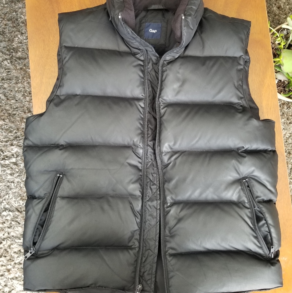Gap down puffy vest